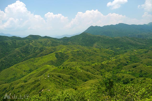 丘陵起伏的山海