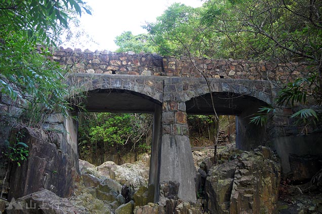 The old stone bridge