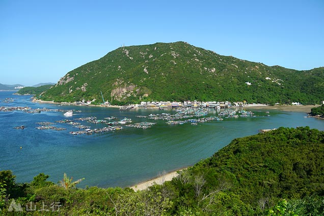 Picnic Bay and Ling Kok Shan